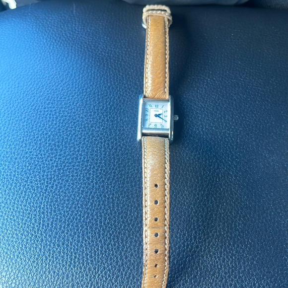 Coach tan strap watch in good condition. - Picture 1 of 9